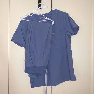 figs ‘vapor blue’ scrub set